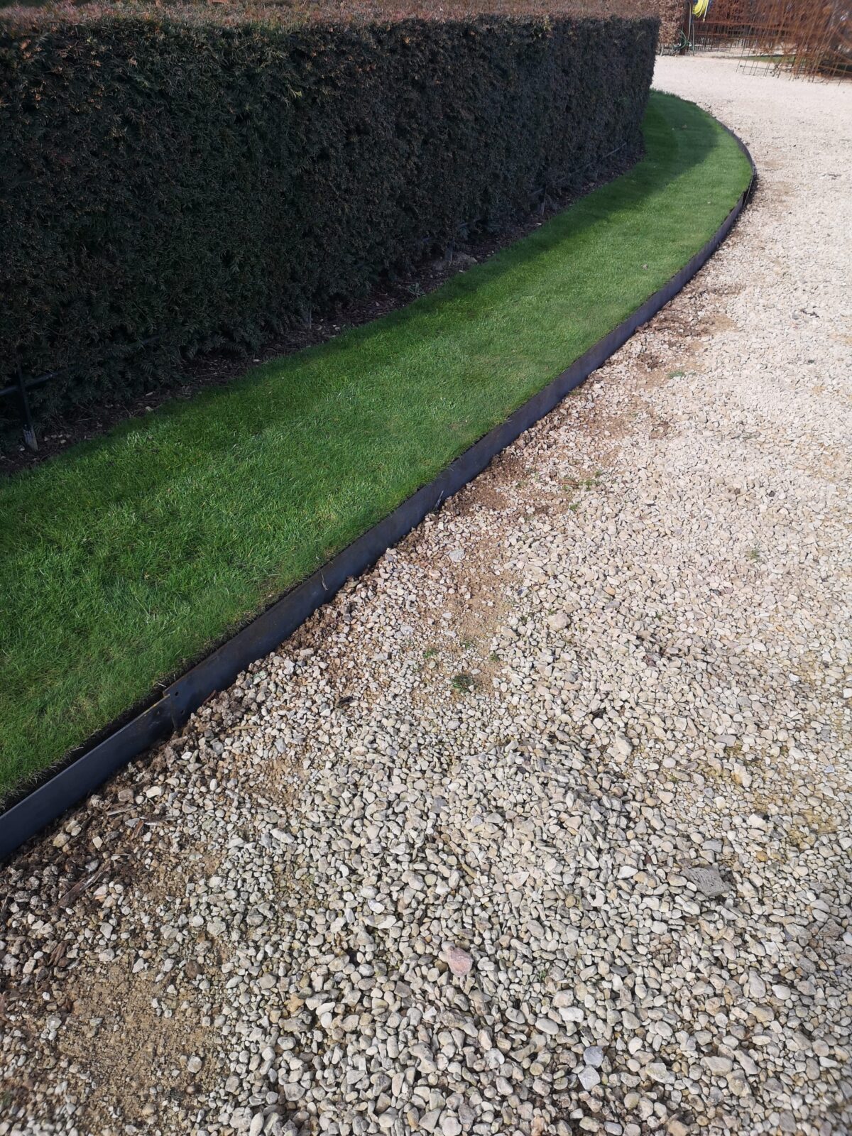 Kyeburn Edging Curved Driveway 1.jpg